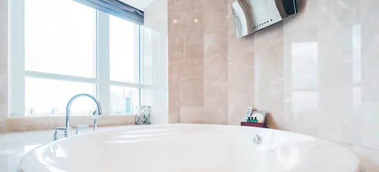 Bathroom Window Coverings in Hialeah, FL