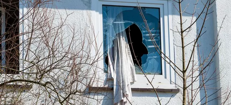 Storm Window Installation Contractors in Hialeah, FL