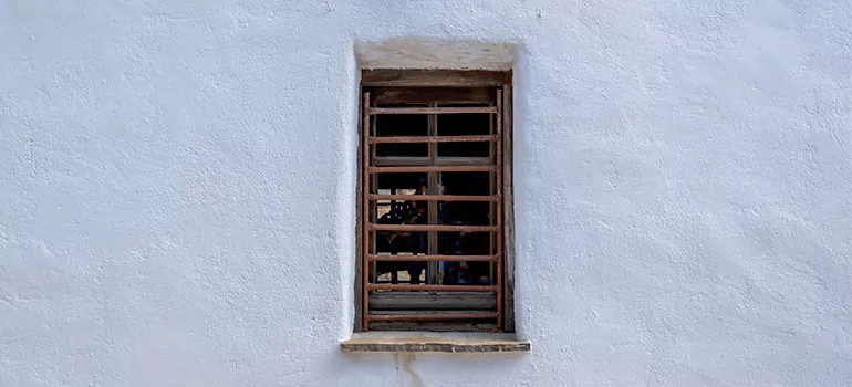 Residential Accordion Door Repair in Hialeah, FL